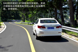 年度中级车测评