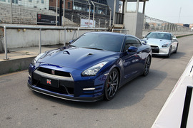 日产跑车特训营中的淑女