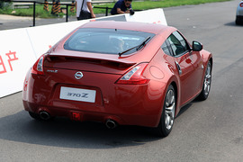 日产跑车特训营中的淑女