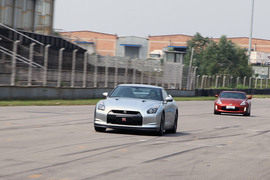 日产跑车特训营中的淑女