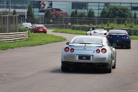 日产跑车特训营中的淑女