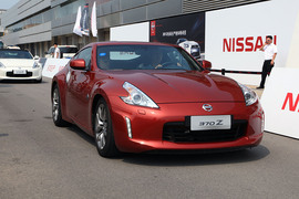 日产跑车特训营中的淑女