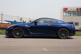 日产跑车特训营中的淑女