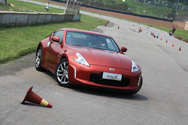 日产跑车特训营中的淑女