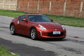 日产跑车特训营中的淑女