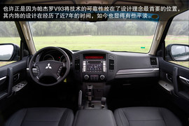 2014款三菱帕杰罗3.0L精英超越型试驾实拍