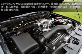 2014款三菱帕杰罗3.0L精英超越型试驾实拍