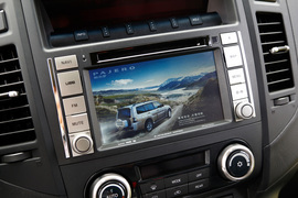 2014款三菱帕杰罗3.0L精英超越型试驾实拍