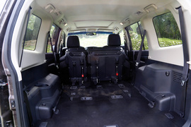 2014款三菱帕杰罗3.0L精英超越型试驾实拍