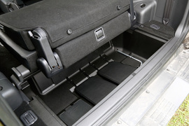 2014款三菱帕杰罗3.0L精英超越型试驾实拍