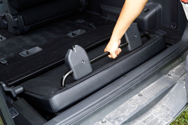 2014款三菱帕杰罗3.0L精英超越型试驾实拍