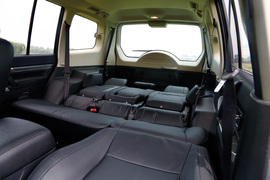 2014款三菱帕杰罗3.0L精英超越型试驾实拍