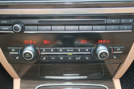 烟台实拍2013款宝马740Li