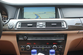 烟台实拍2013款宝马740Li