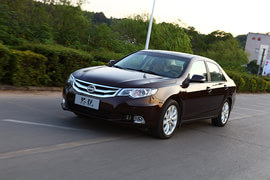 2013款比亚迪思锐1.5TID尊贵型试驾实拍