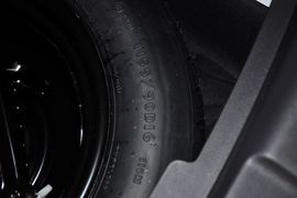 2014款Jeep自由客2.4L蛇形珍藏版