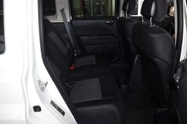 2014款Jeep自由客2.4L蛇形珍藏版