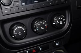 2014款Jeep自由客2.4L蛇形珍藏版
