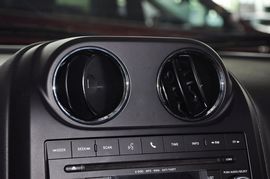 2014款Jeep自由客2.4L蛇形珍藏版