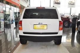 2014款Jeep自由客2.4L蛇形珍藏版