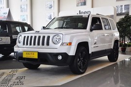 2014款Jeep自由客2.4L蛇形珍藏版