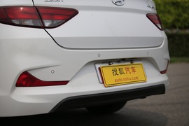 2017款现代悦动1.6L自动悦心版DLX