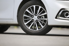 2017款现代悦动1.6L自动悦心版DLX