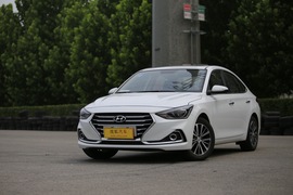 2017款现代悦动1.6L自动悦心版DLX