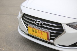 2017款现代悦动1.6L自动悦心版DLX