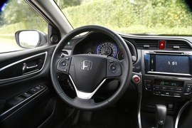 2013款广汽本田凌派1.8L自动深度试驾实拍