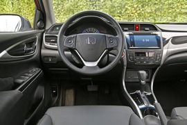 2013款广汽本田凌派1.8L自动深度试驾实拍