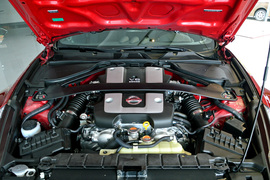 实拍2013款日产370Z