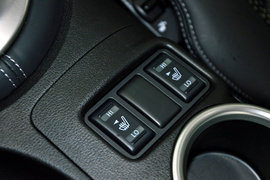 实拍2013款日产370Z