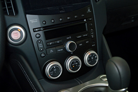 实拍2013款日产370Z