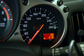 实拍2013款日产370Z