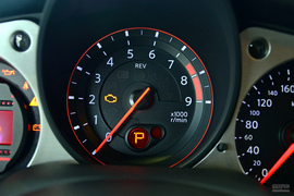 实拍2013款日产370Z