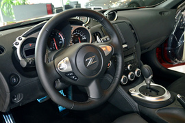 实拍2013款日产370Z