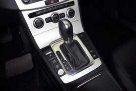2013款大众迈腾1.8TSI