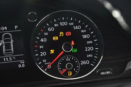 2013款大众迈腾1.8TSI