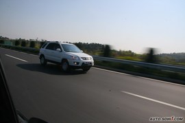 2009款起亚狮跑试驾