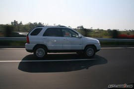 2009款起亚狮跑试驾