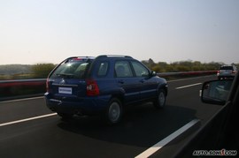 2009款起亚狮跑试驾