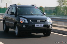 2009款起亚狮跑试驾