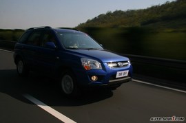 2009款起亚狮跑试驾