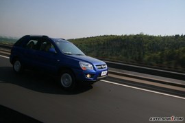 2009款起亚狮跑试驾