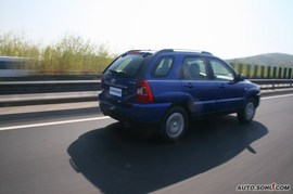 2009款起亚狮跑试驾