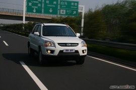 2009款起亚狮跑试驾