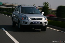 2009款起亚狮跑试驾
