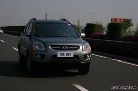 2009款起亚狮跑试驾