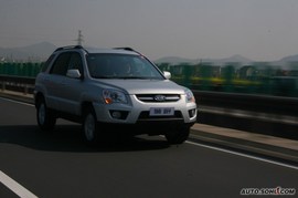 2009款起亚狮跑试驾